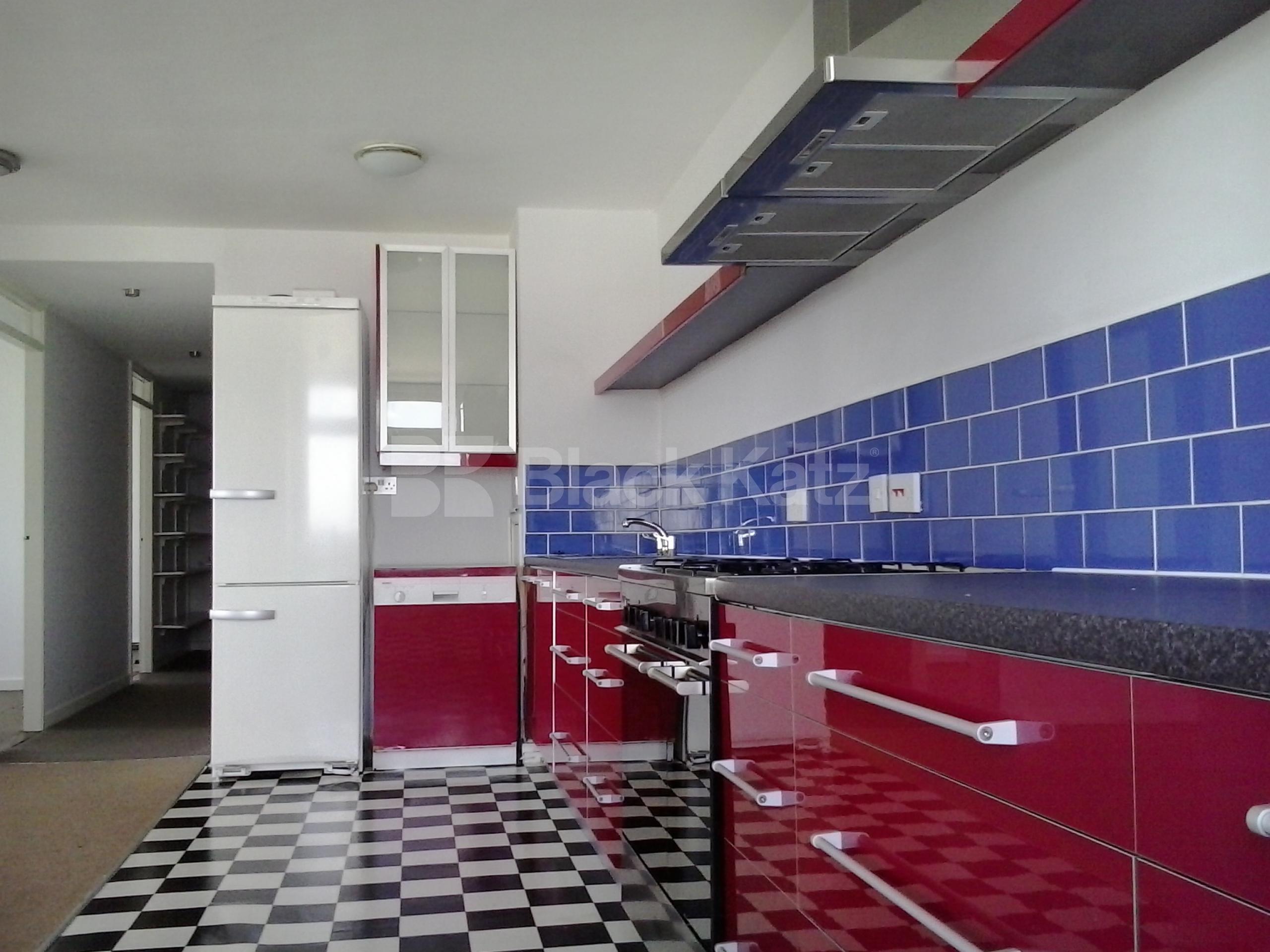 			NEW INSTRUCTION , 2 Bedroom, 1 bath, 1 reception Flat			 Shepherds Bush Green, Shepherds Bush W12